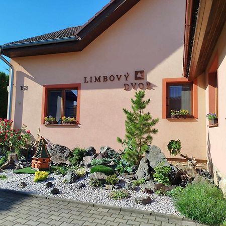 Hotel Pezion Limbovy Dvor Wierzbów Zewnętrze zdjęcie