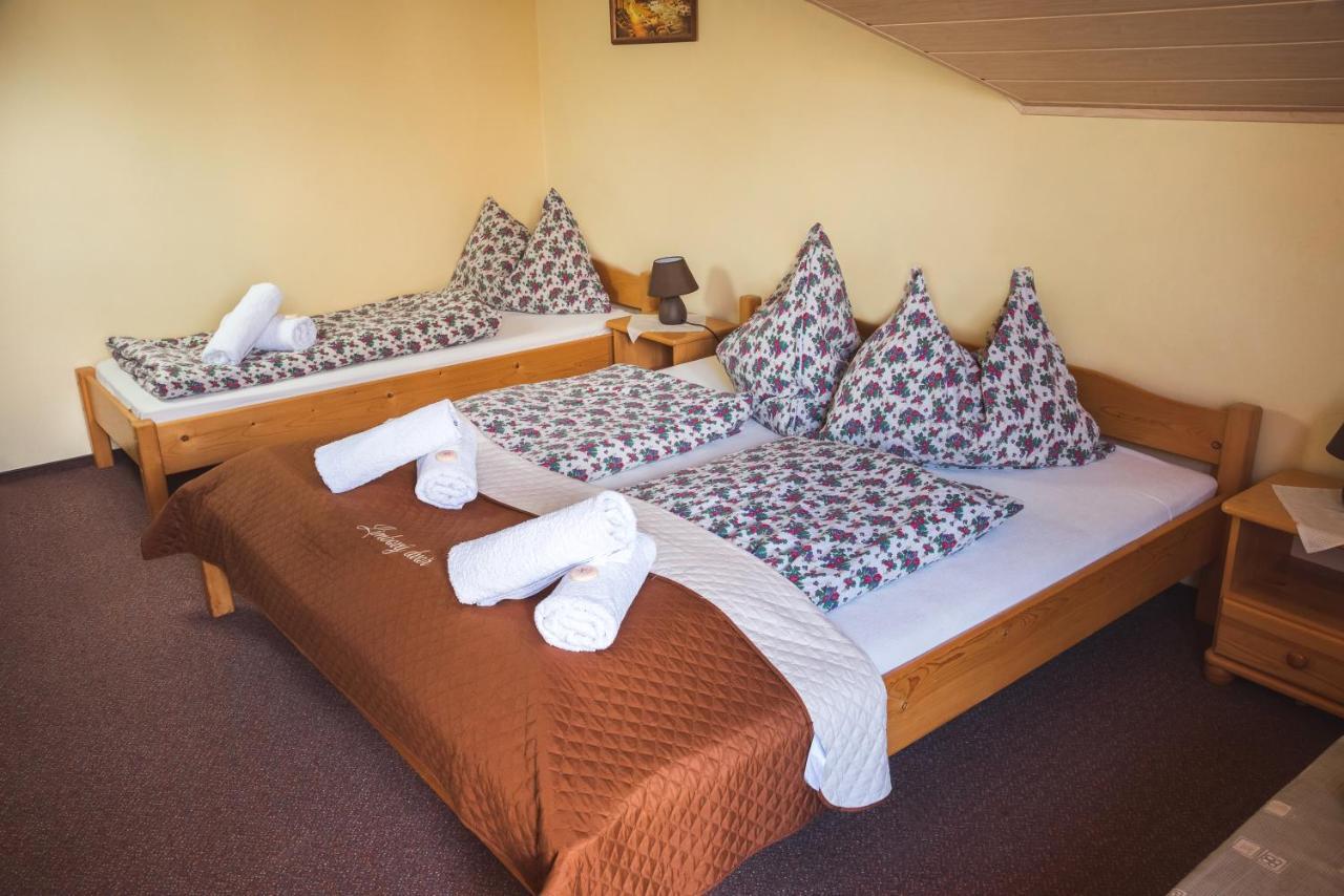 Hotel Pezion Limbovy Dvor Wierzbów Zewnętrze zdjęcie