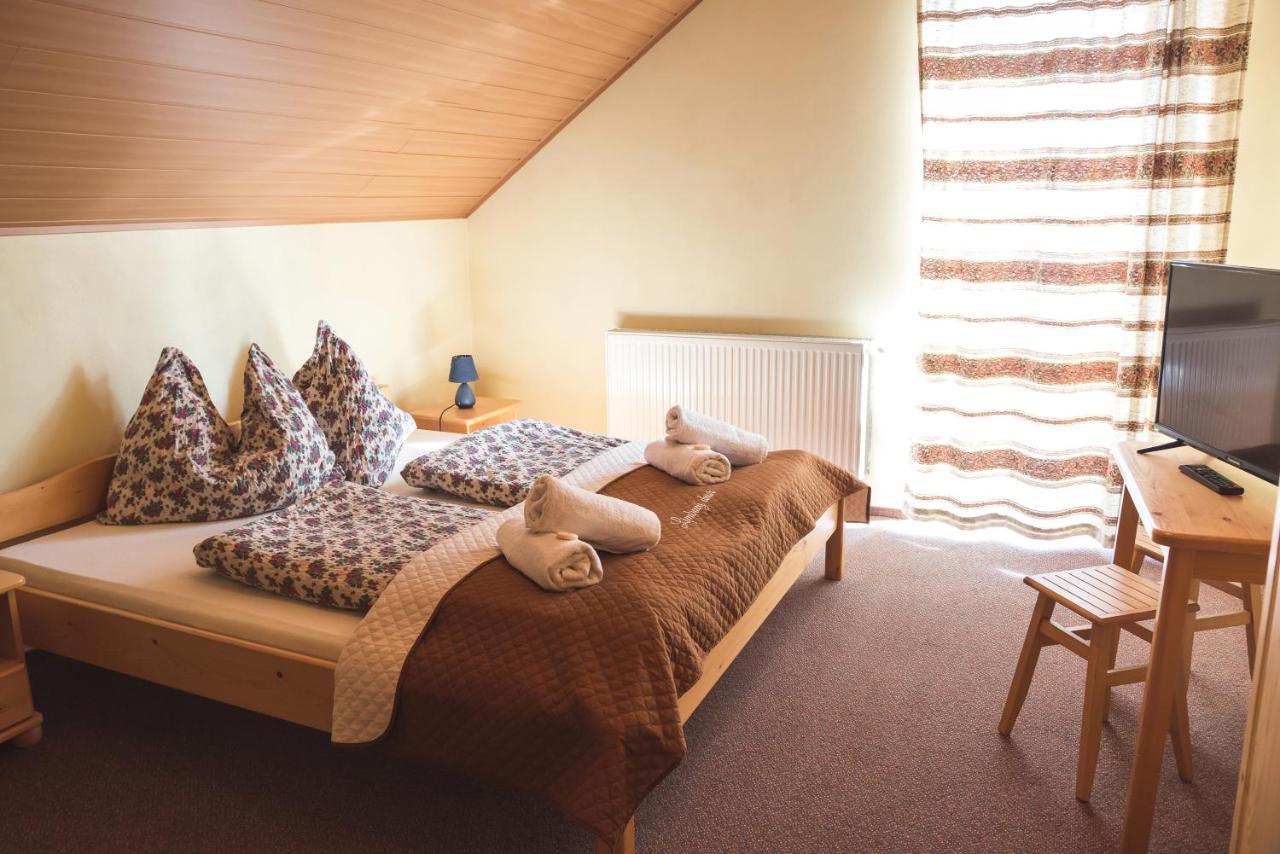 Hotel Pezion Limbovy Dvor Wierzbów Zewnętrze zdjęcie